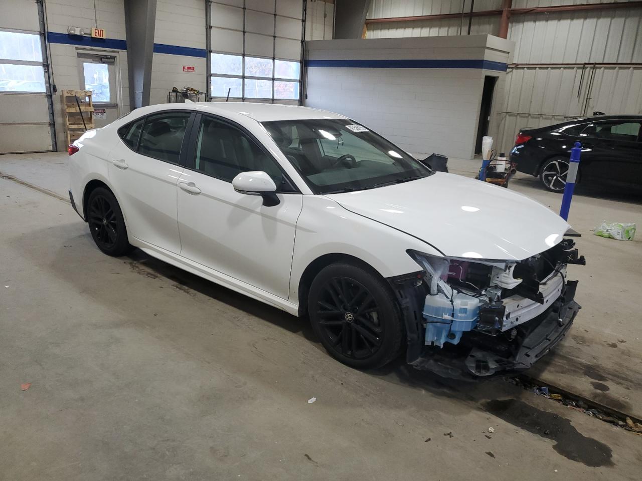 Toyota Camry Xse Image 3