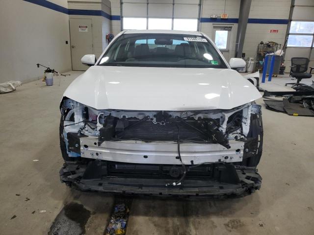 Toyota Camry Xse Image 4