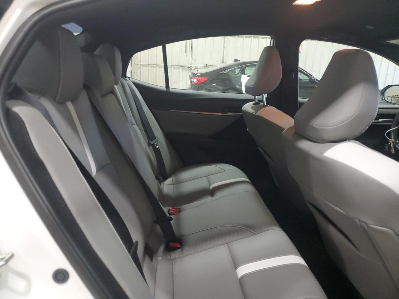 Toyota Camry Xse Image 10