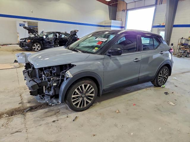  Salvage Nissan Kicks