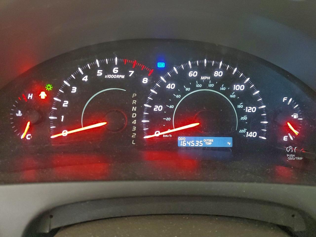 Toyota Camry Base Image 3