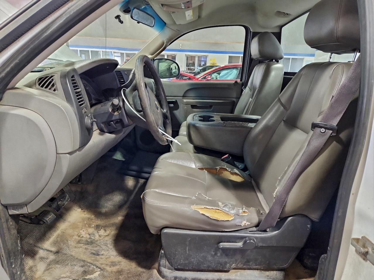 Chevrolet Silverado C1500 Image 10