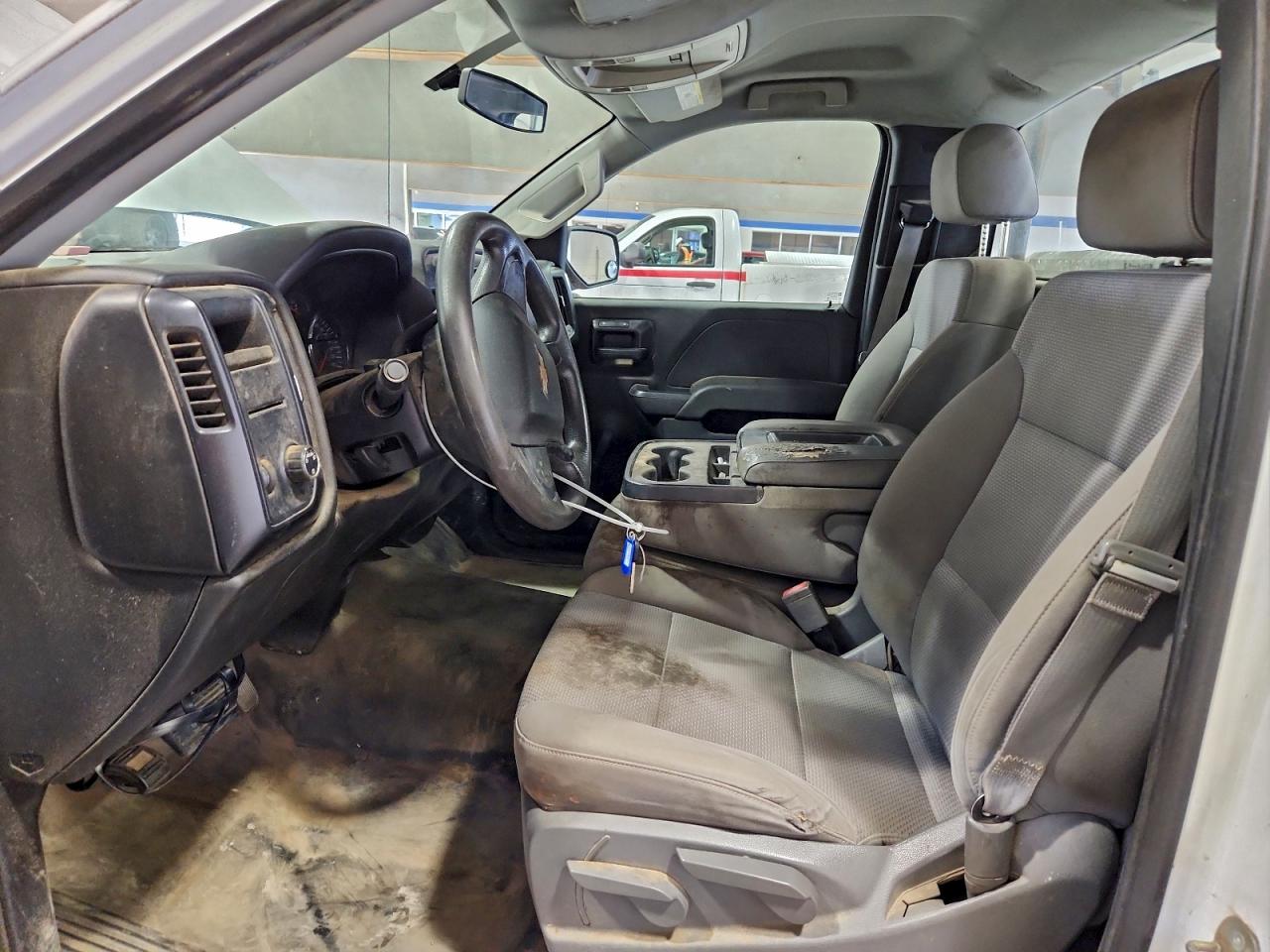 Chevrolet Silverado C1500 Image 4