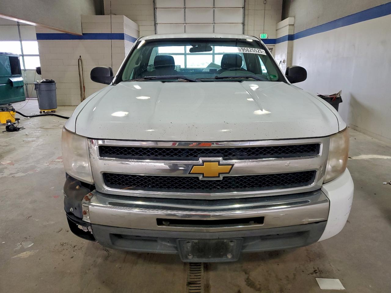 Chevrolet Silverado C1500 Image 4