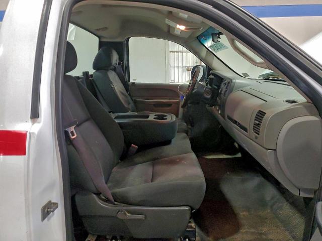 Chevrolet Silverado C1500 Image 10