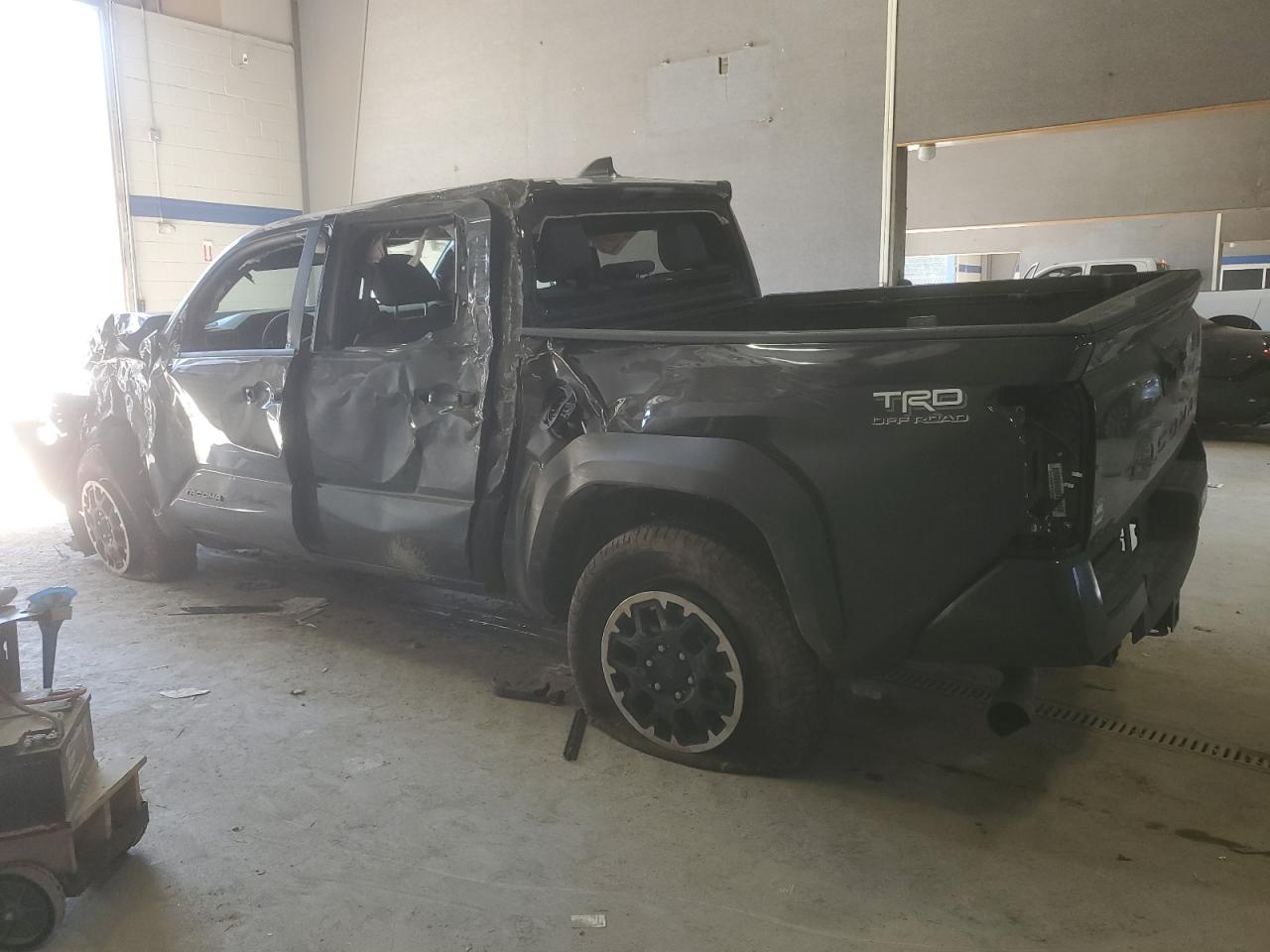 Toyota Tacoma Double Cab Image 2