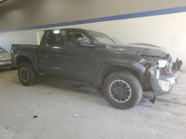 Toyota Tacoma Double Cab Image 3