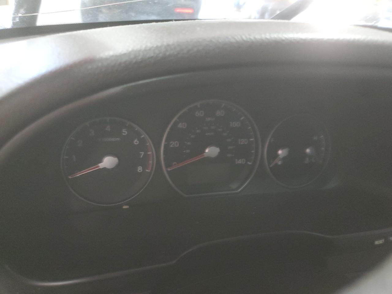 Hyundai SANTA FE Gls Image 9