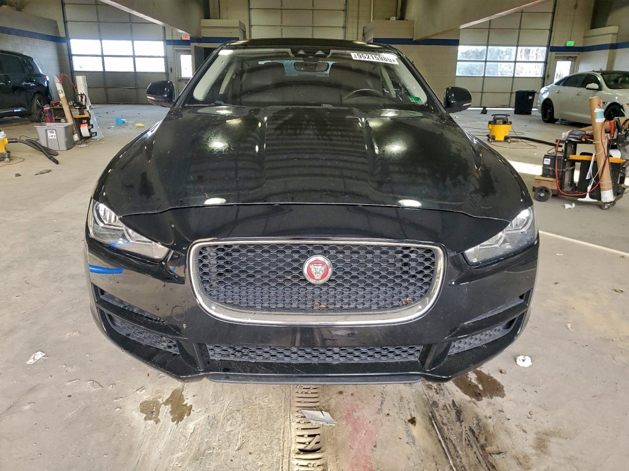 Jaguar XE Image 4