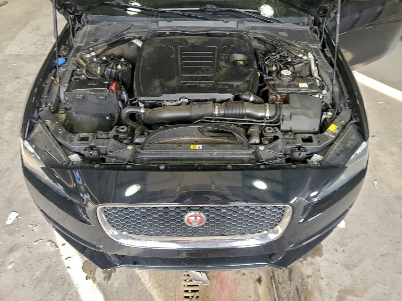 Jaguar XE Image 12
