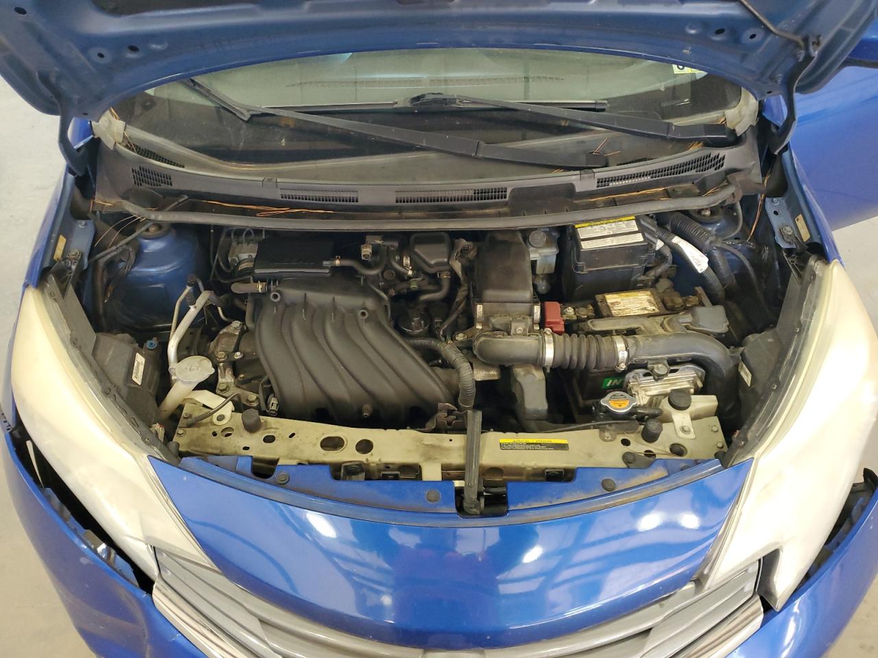 Nissan Versa S Image 3