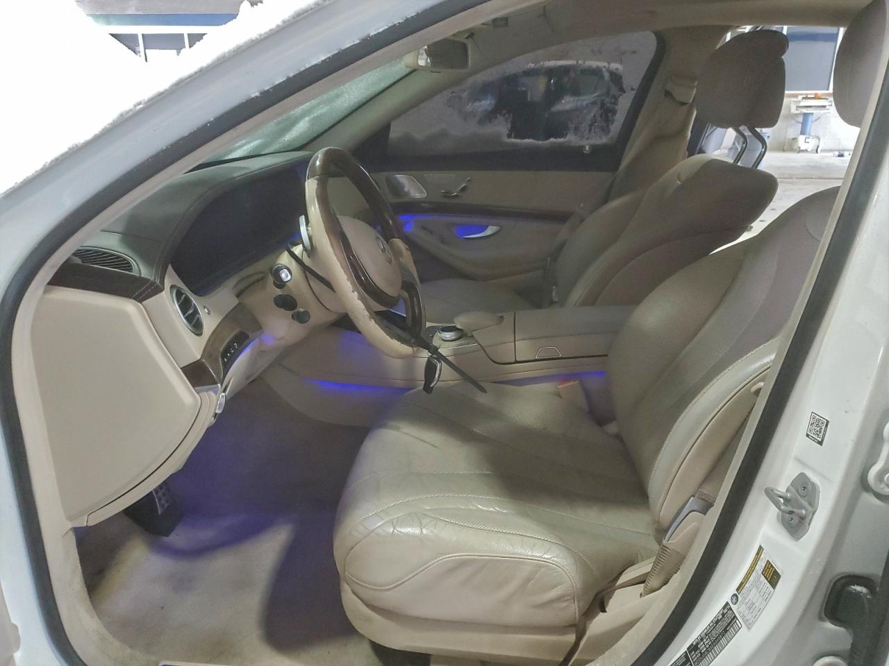 Mercedes-Benz S-Class 550 Image 7