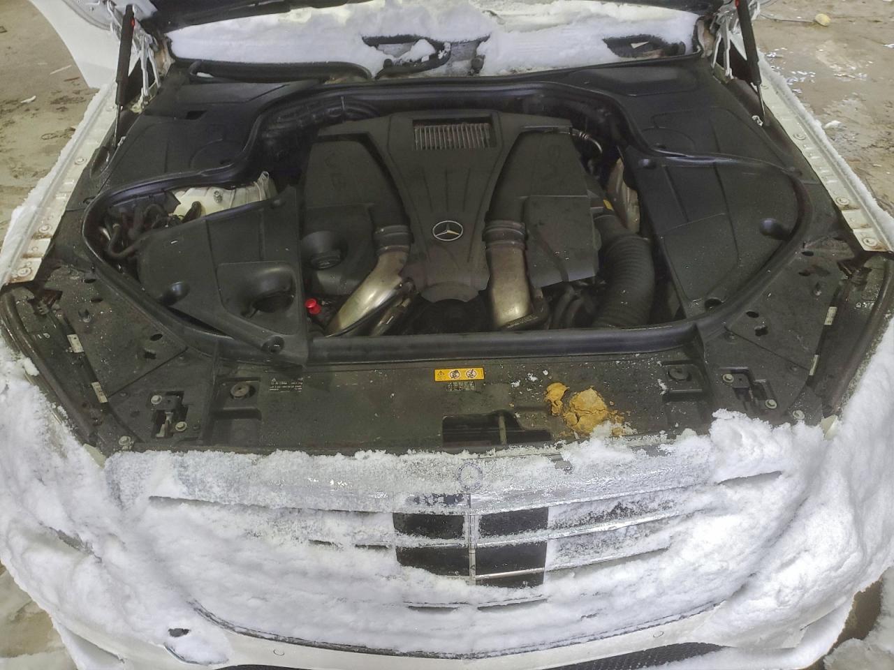 Mercedes-Benz S-Class 550 Image 10