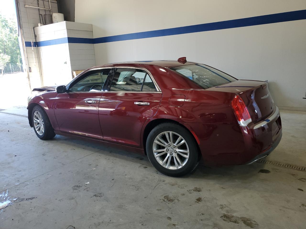 Chrysler 300 Image 2