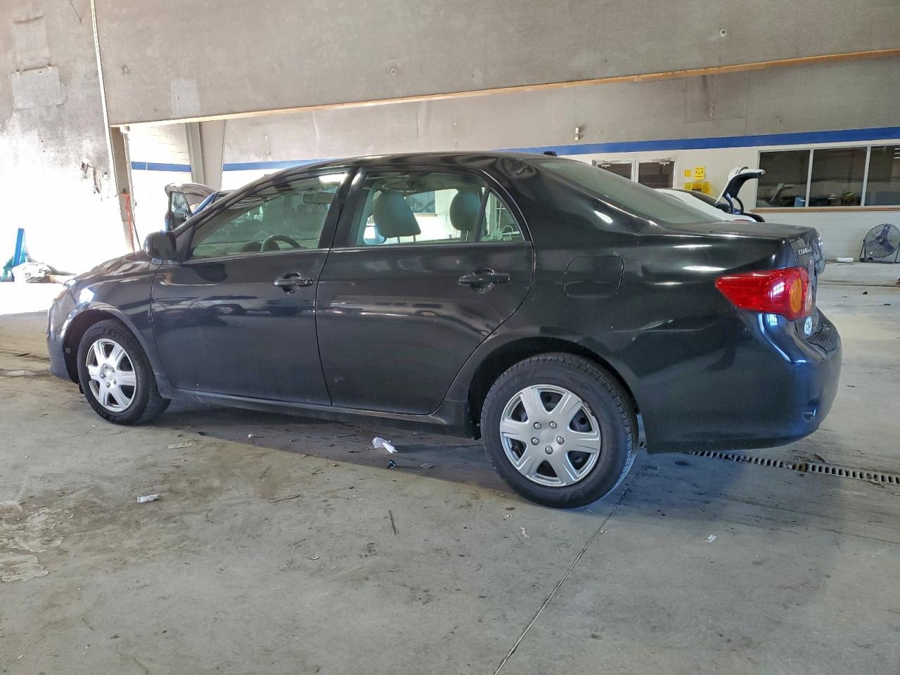 Toyota Corolla Base Image 3