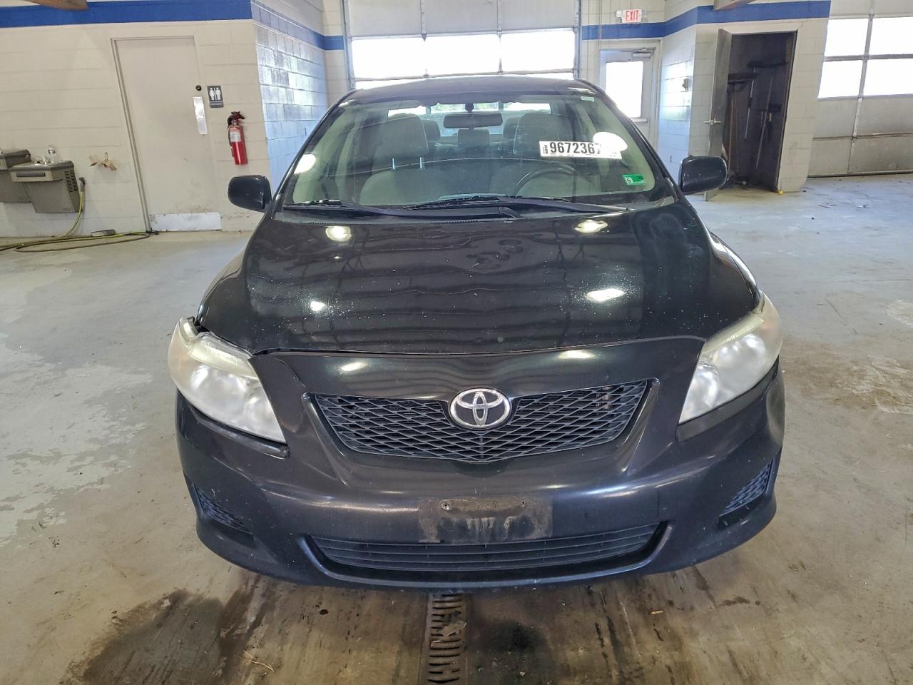 Toyota Corolla Base Image 2