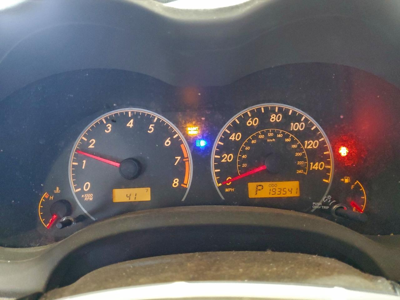 Toyota Corolla Base Image 12