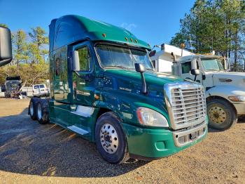  Salvage Freightliner Cascadia 1