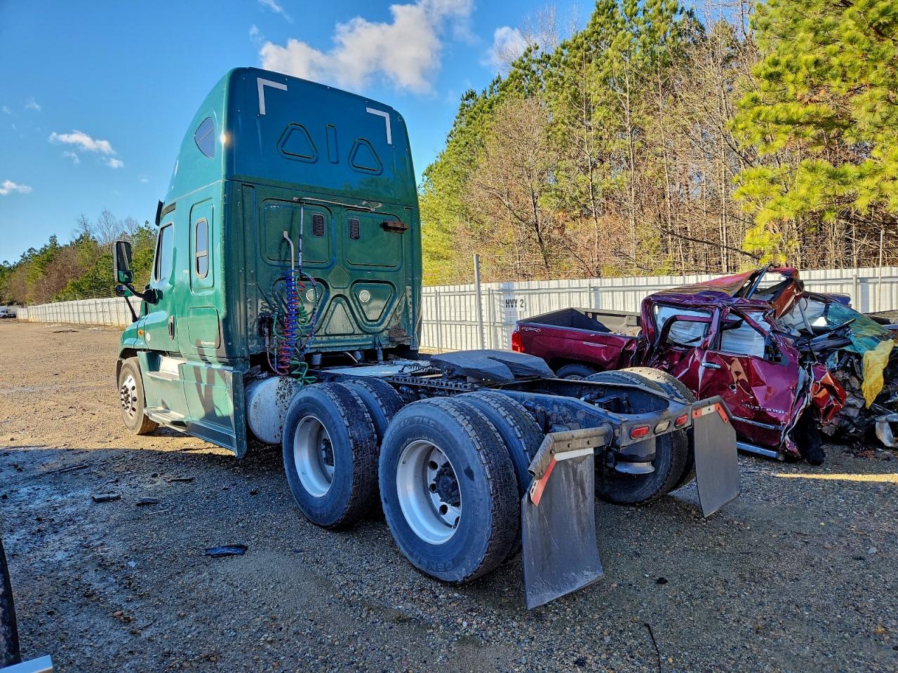 Freightliner Cascadia Image 2