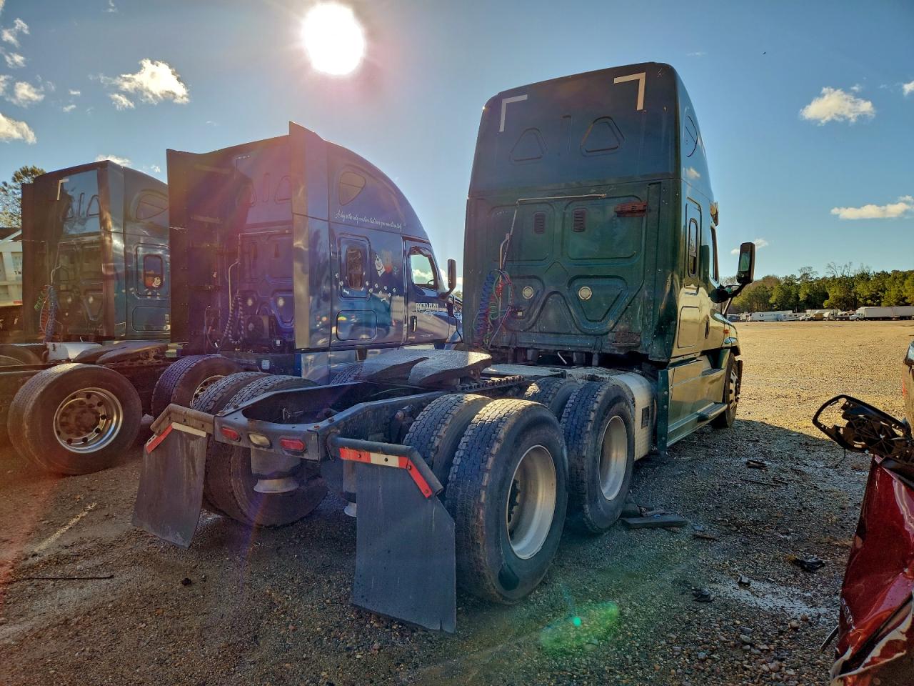Freightliner Cascadia Image 8
