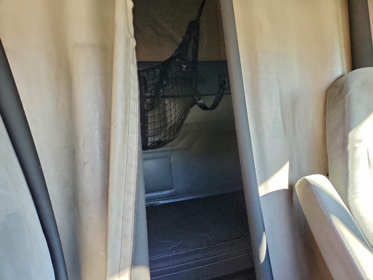 Freightliner Cascadia Image 7