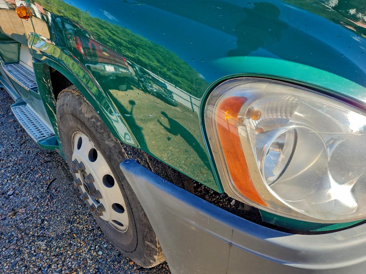 Freightliner Cascadia Image 6