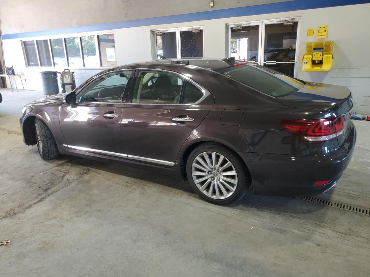 Lexus LS 460 Image 6