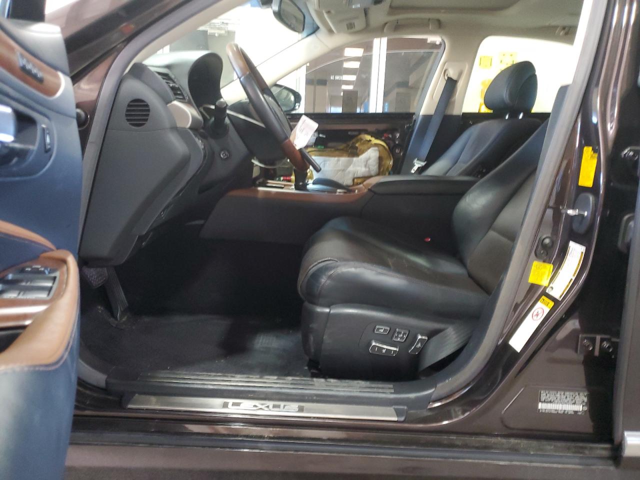 Lexus LS 460 Image 4