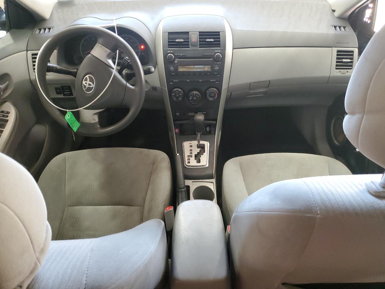 Toyota Corolla Base Image 3