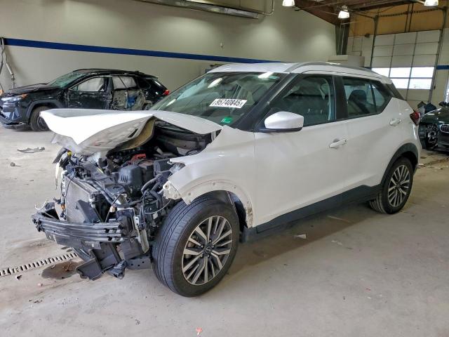  Salvage Nissan Kicks