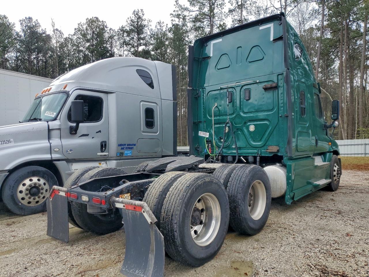 Freightliner Cascadia 1 Image 8