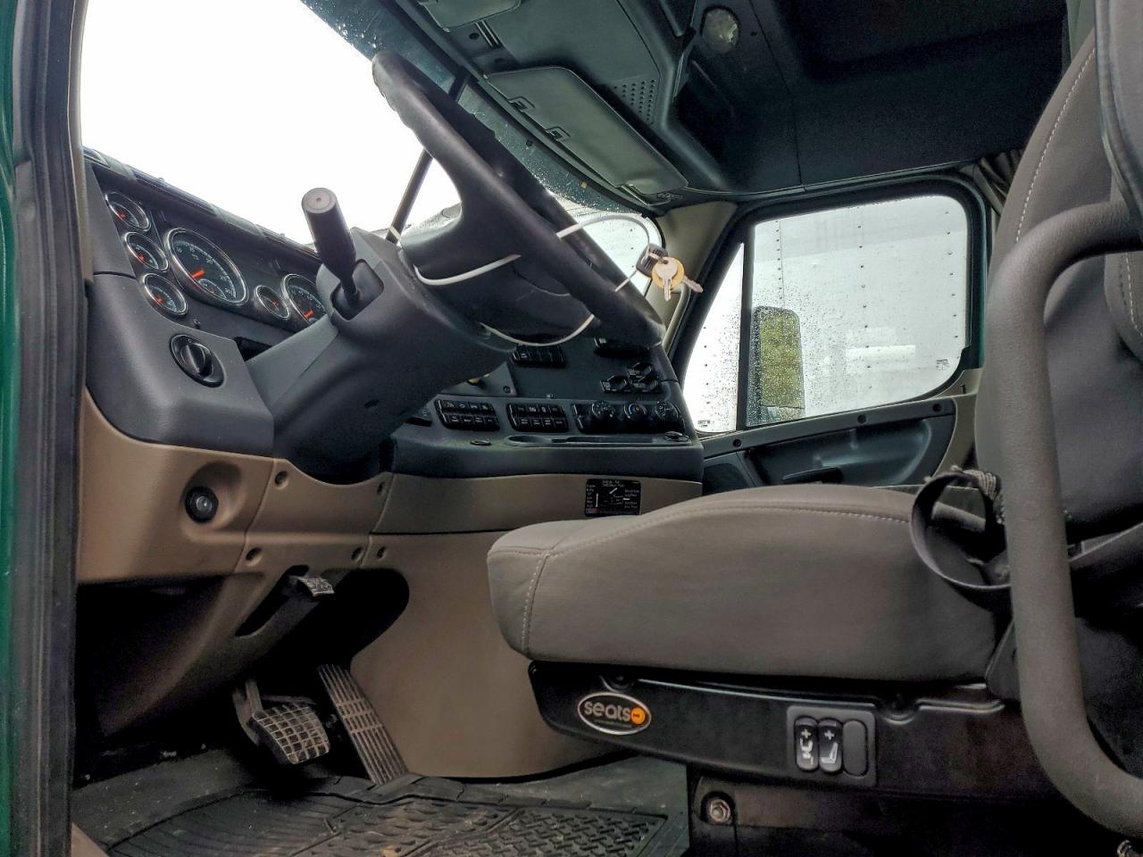 Freightliner Cascadia 1 Image 2