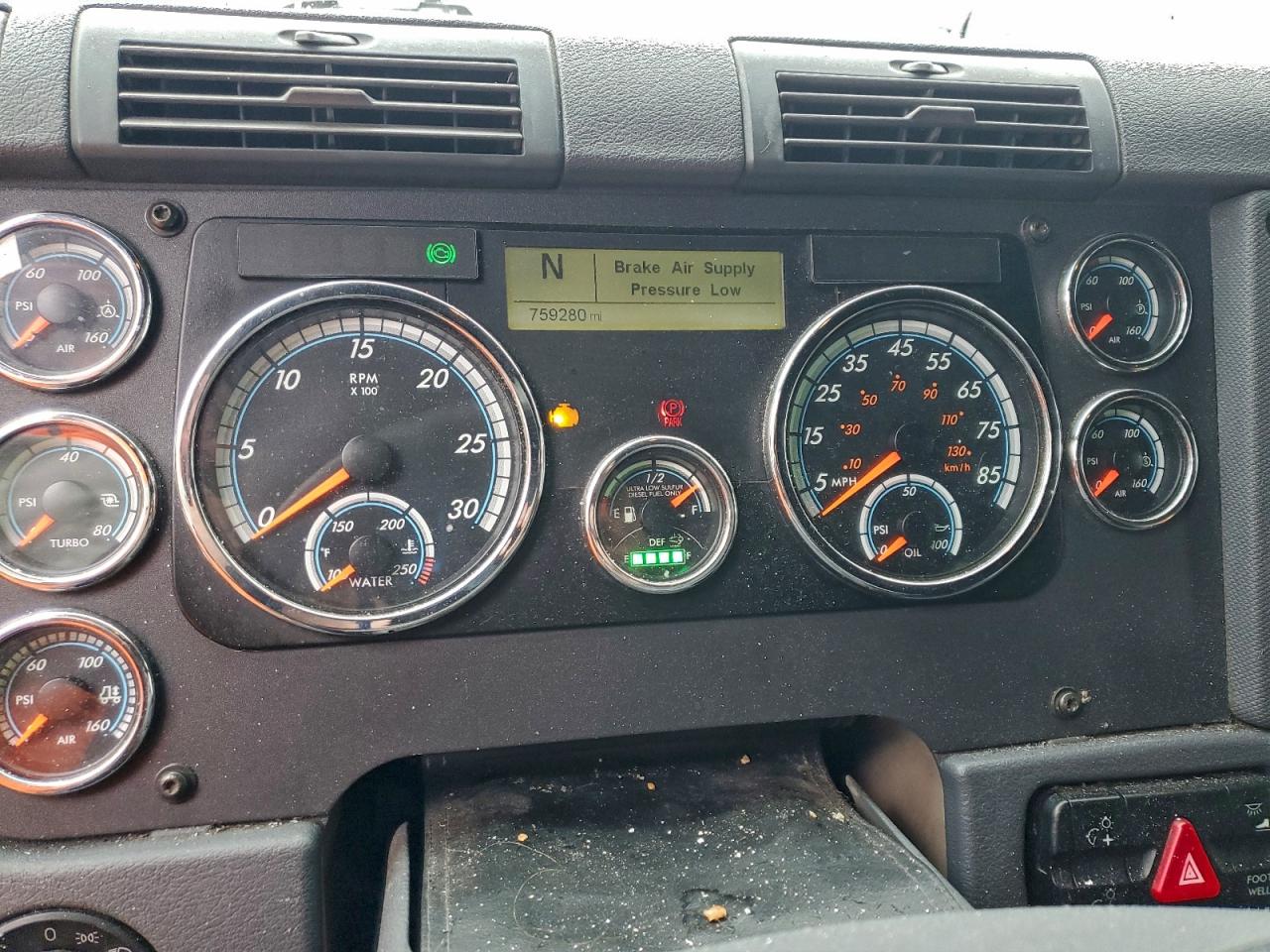 Freightliner Cascadia 1 Image 3