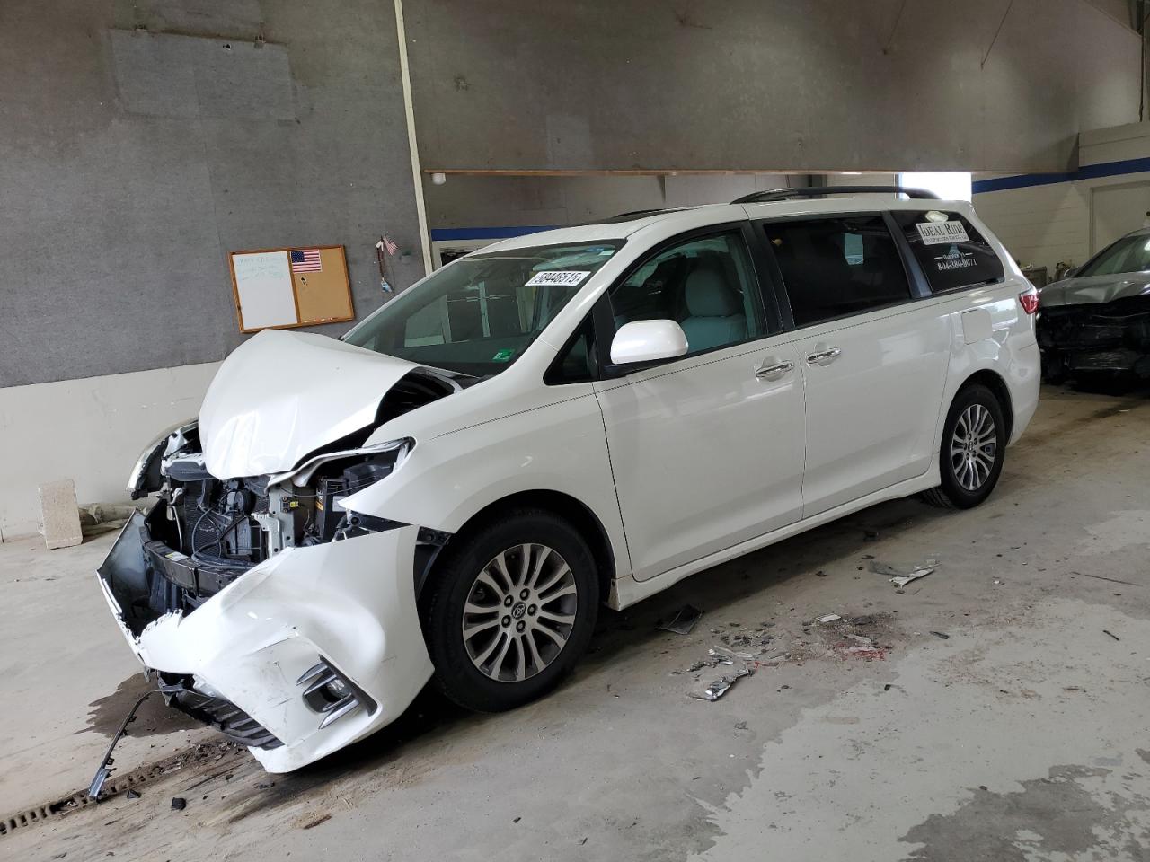 Toyota Sienna Xle Image 1