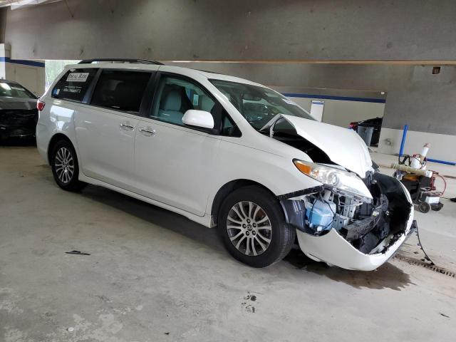 Toyota Sienna Xle Image 10