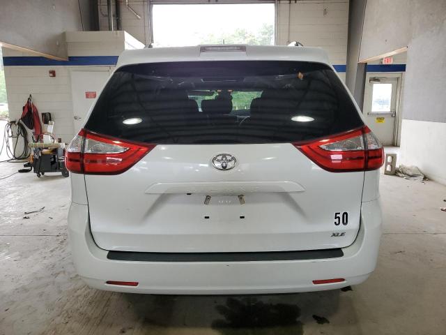 Toyota Sienna Xle Image 3