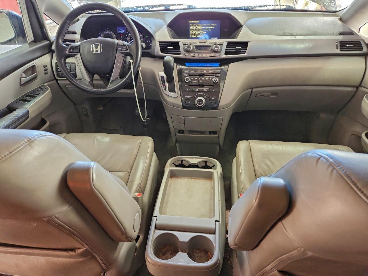 Honda Odyssey Touring Image 12
