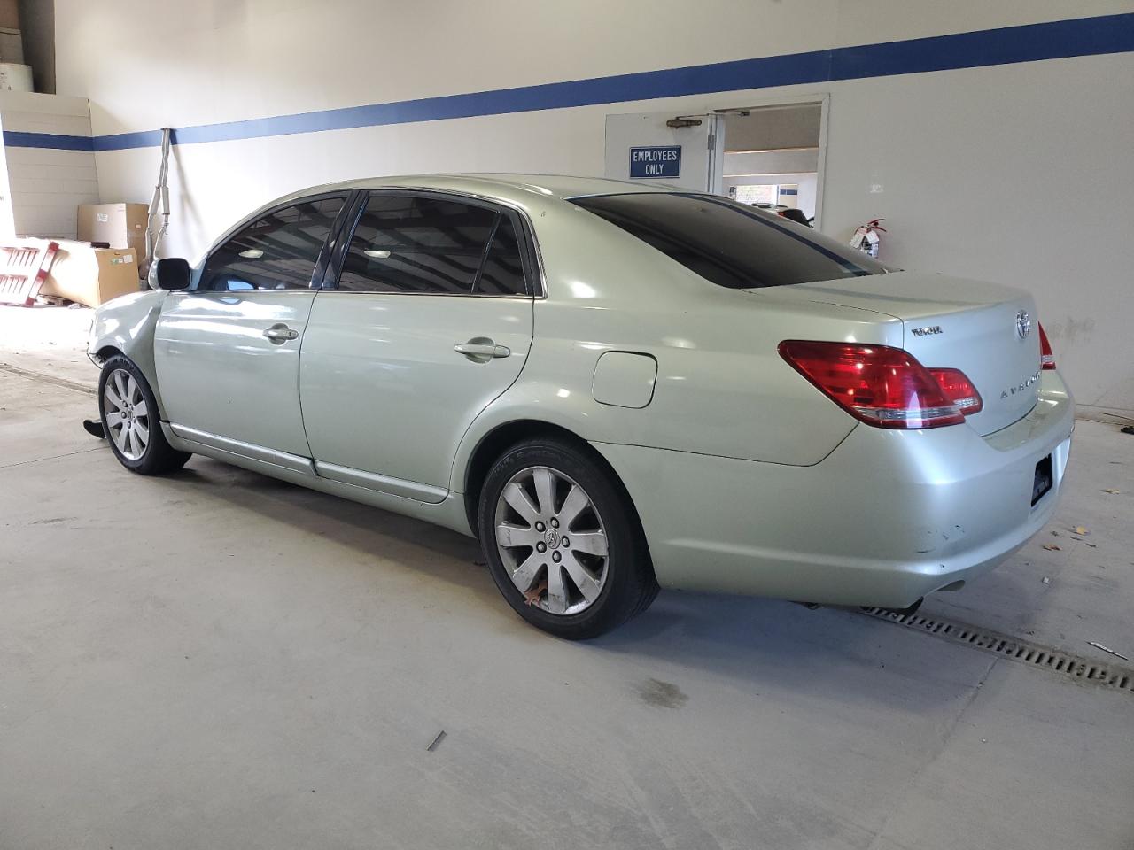 Toyota Avalon Xl Image 4