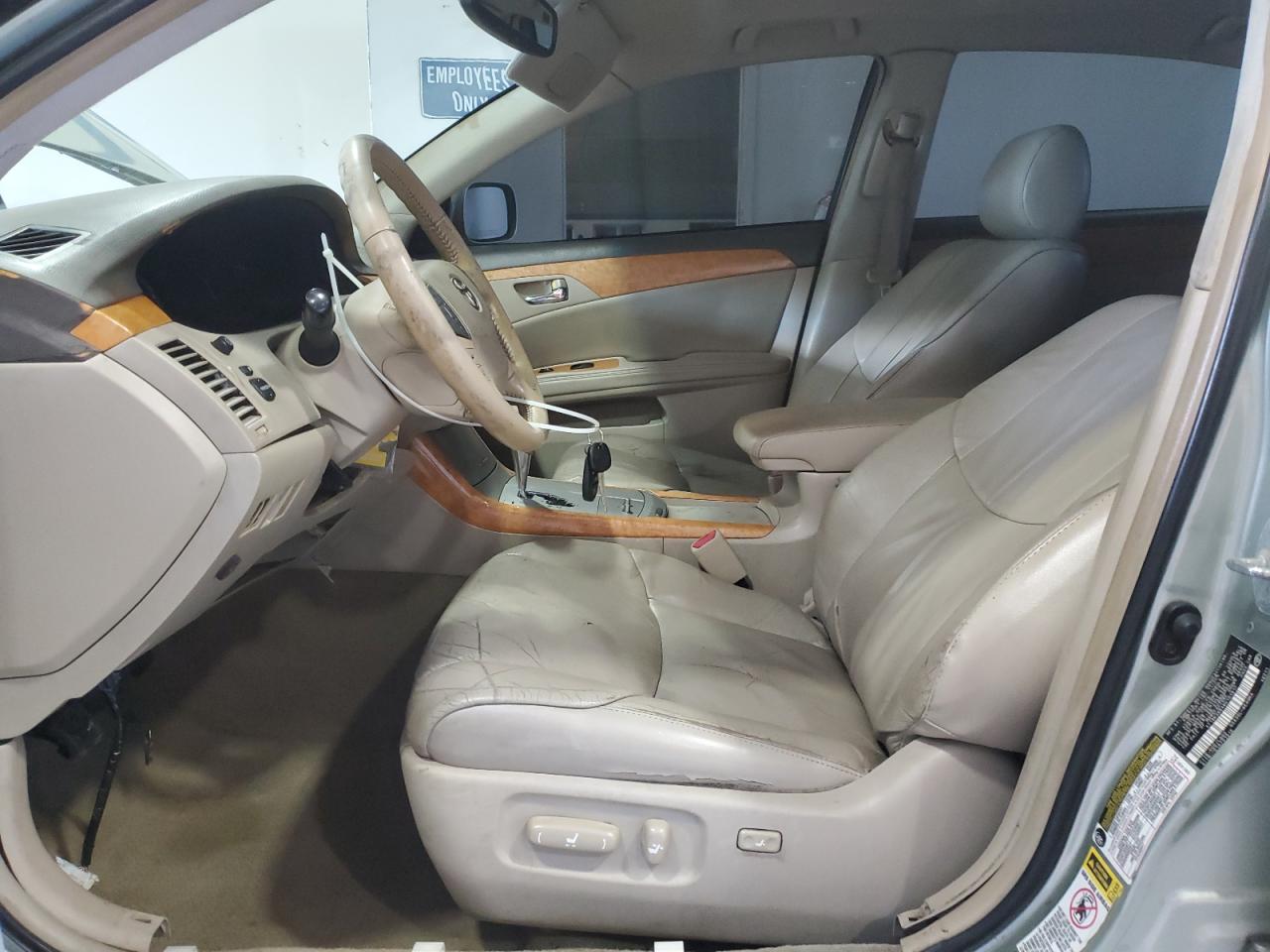 Toyota Avalon Xl Image 2