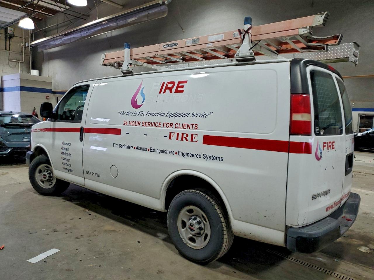 GMC Savana G2500 Image 3