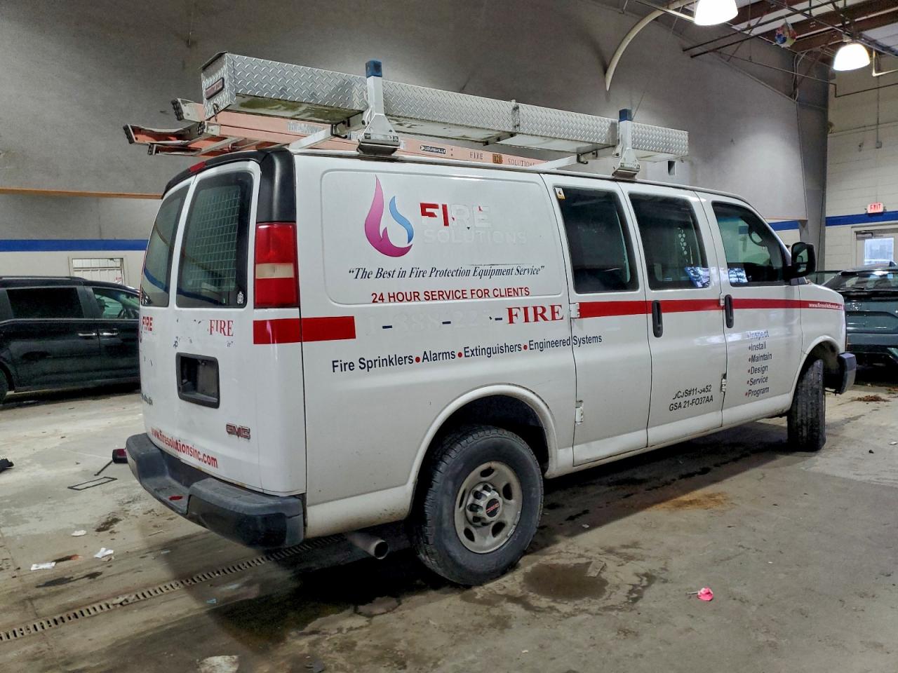 GMC Savana G2500 Image 2