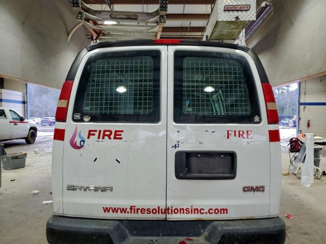 GMC Savana G2500 Image 13