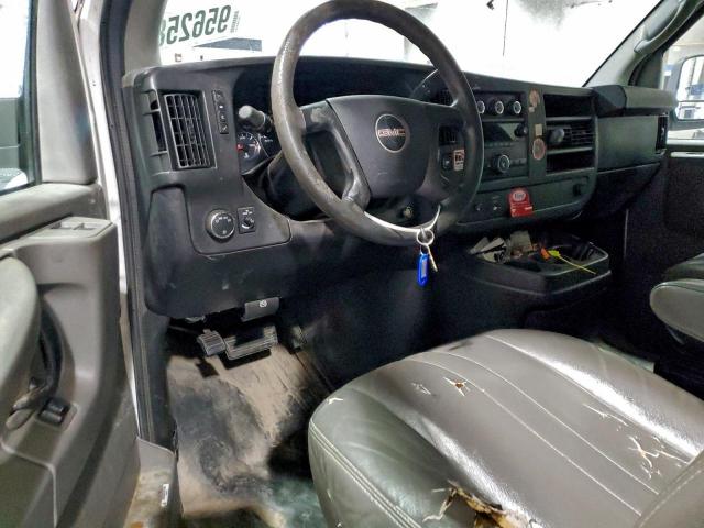 GMC Savana G2500 Image 12