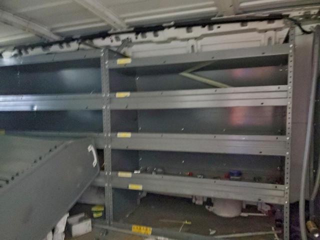 GMC Savana G2500 Image 6