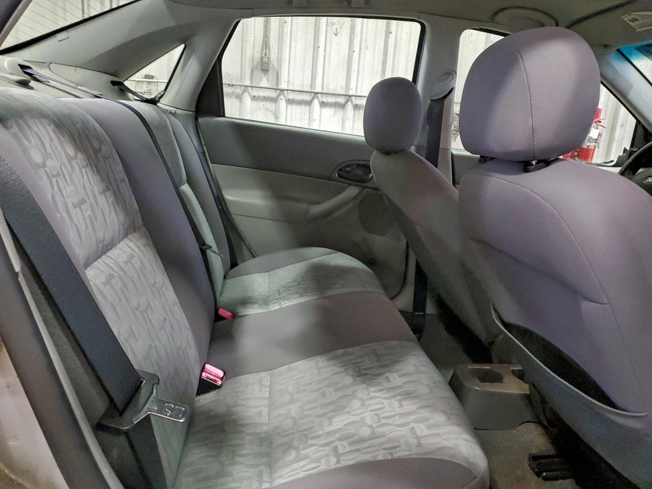 Ford Focus Zx4 Image 8