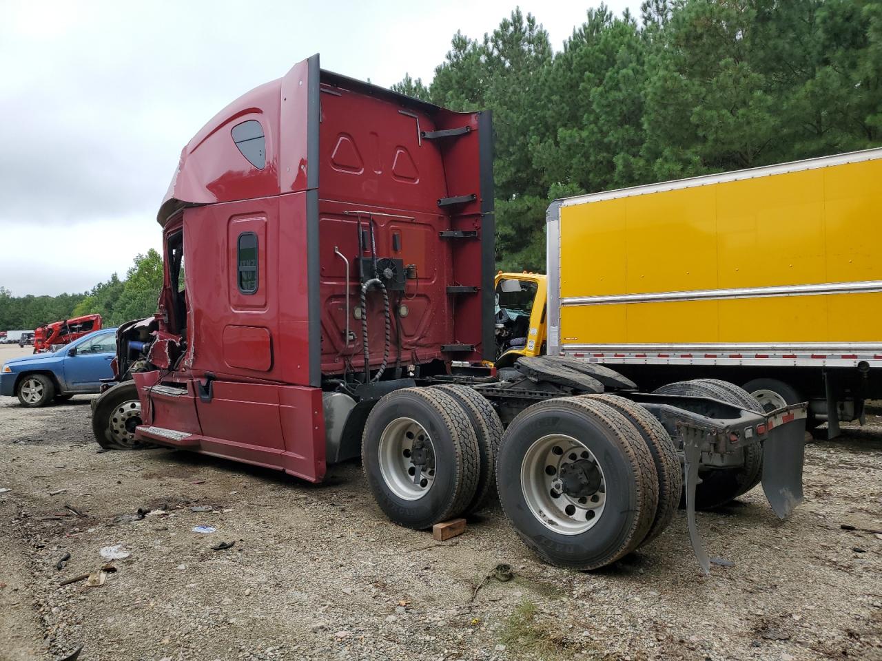Freightliner Cascadia 126 Image 8