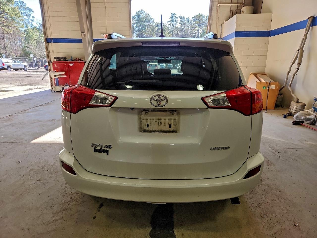 Toyota RAV4 Limited Image 5