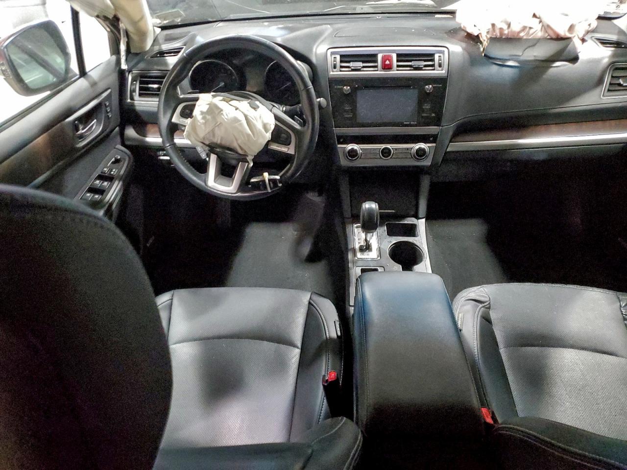 Subaru Outback 2.5i Limited Image 6