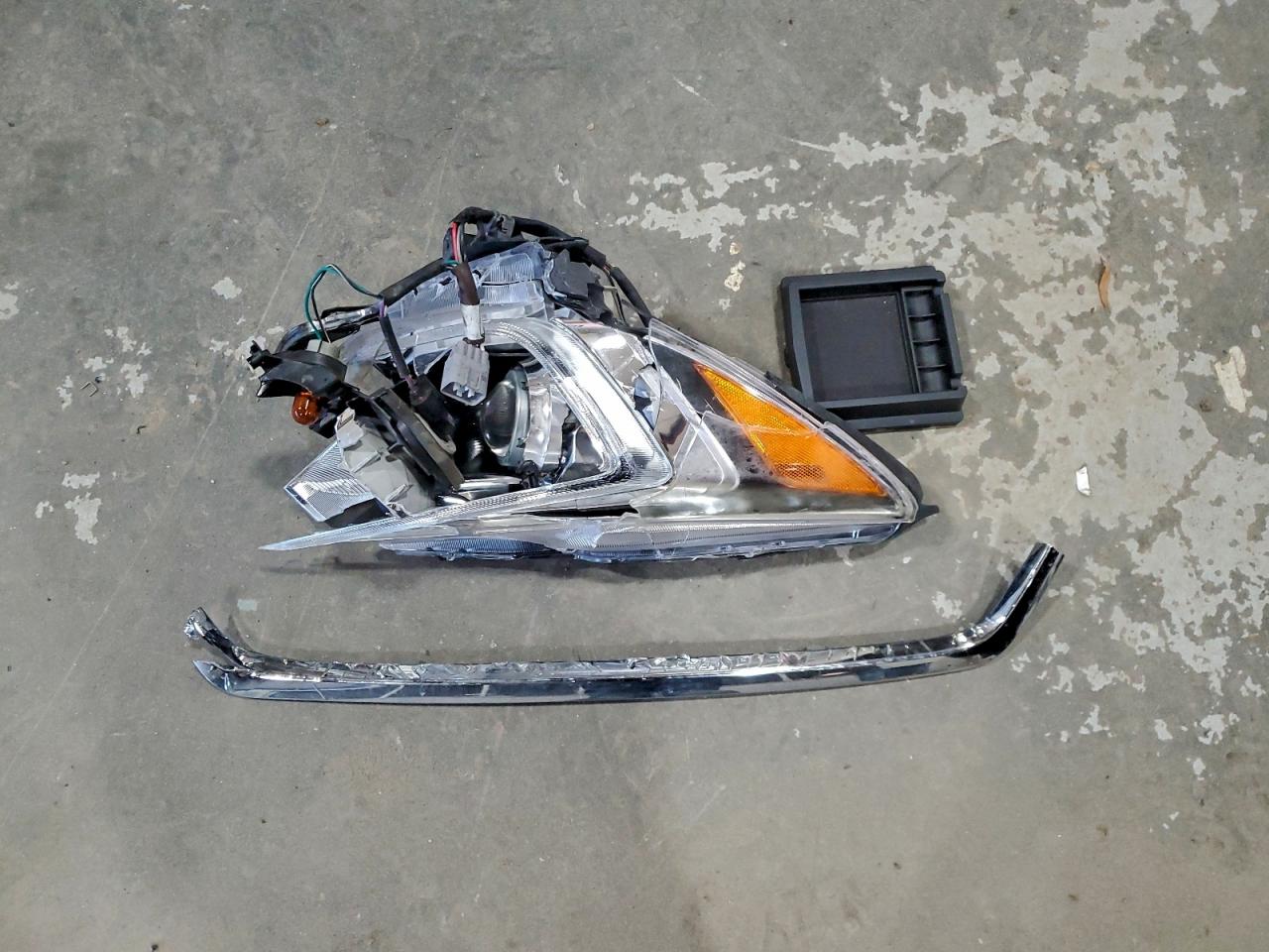 Subaru Outback 2.5i Limited Image 8