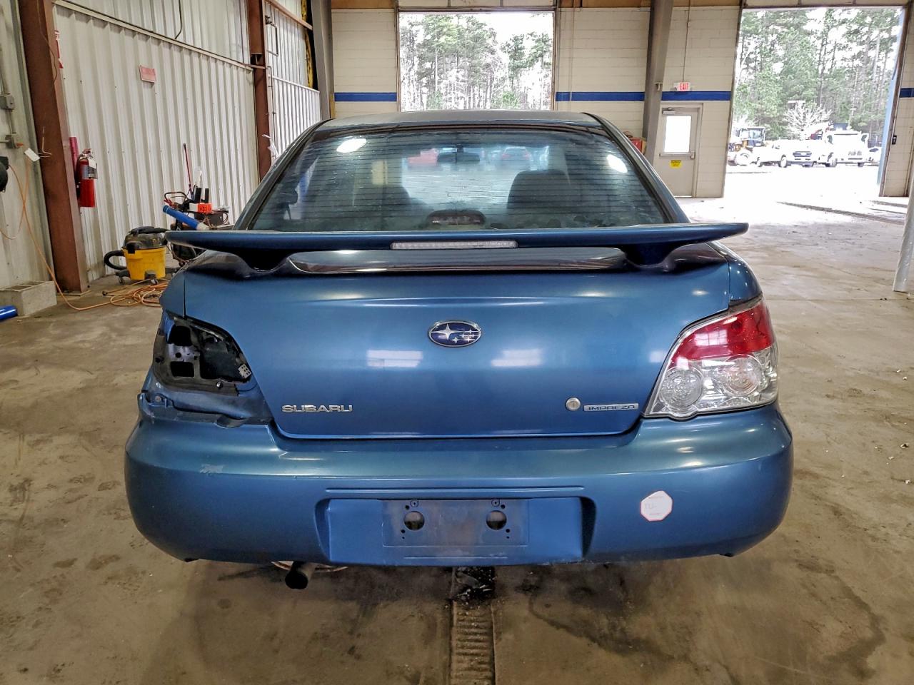 Subaru Impreza 2.5i Image 12